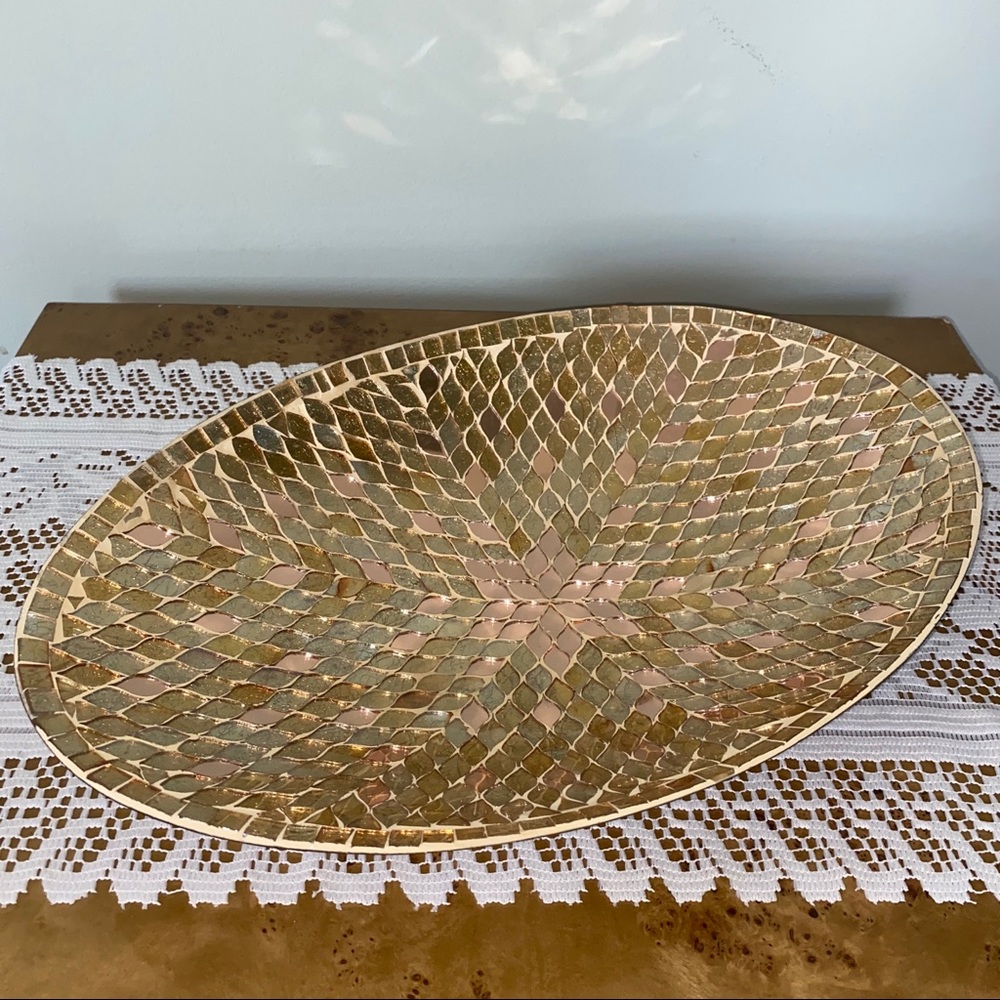 Gold color plate / display plate